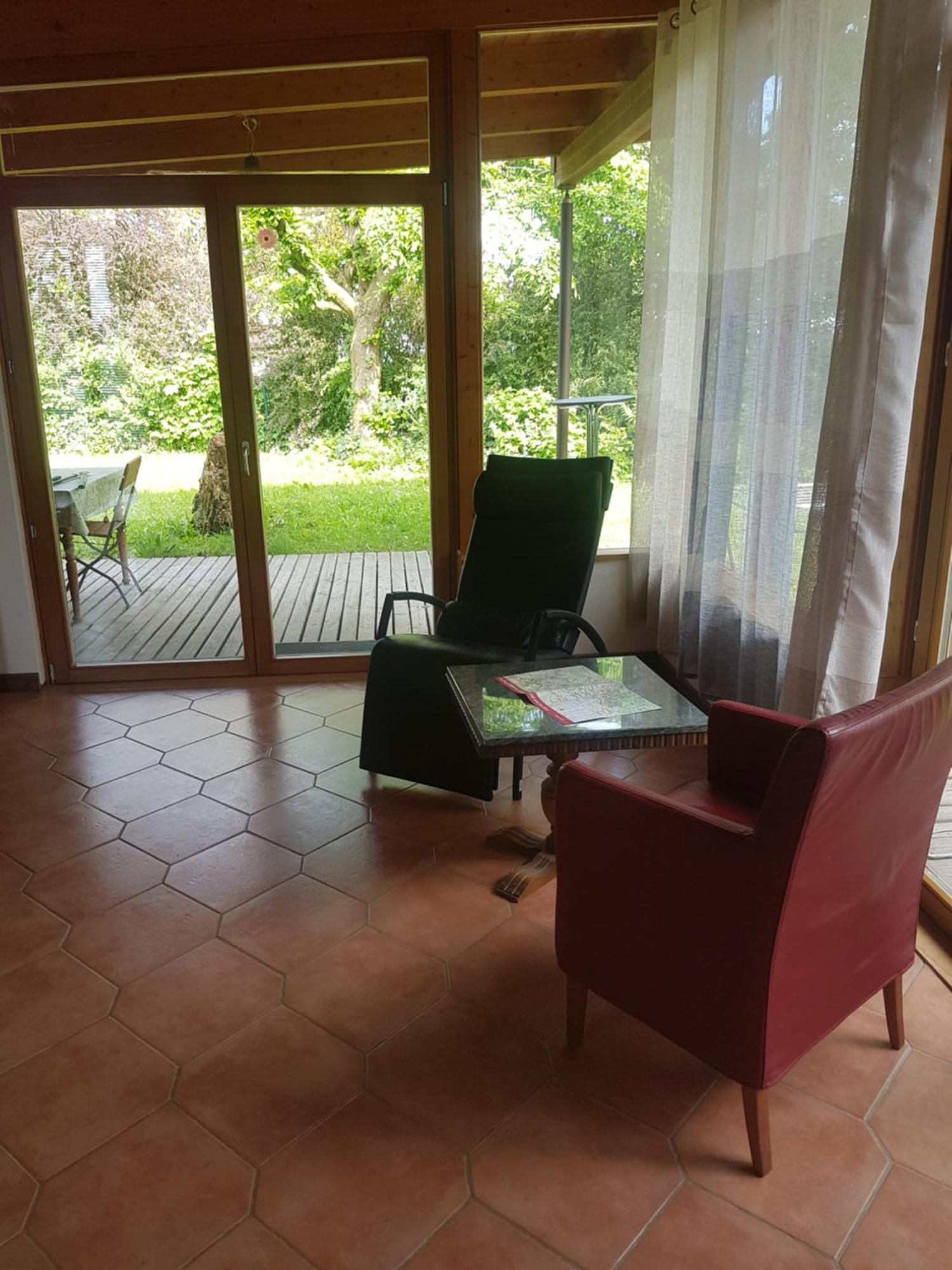 Apartment Mitten Im Garten